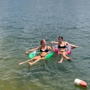 Meet your Posher, Emilia